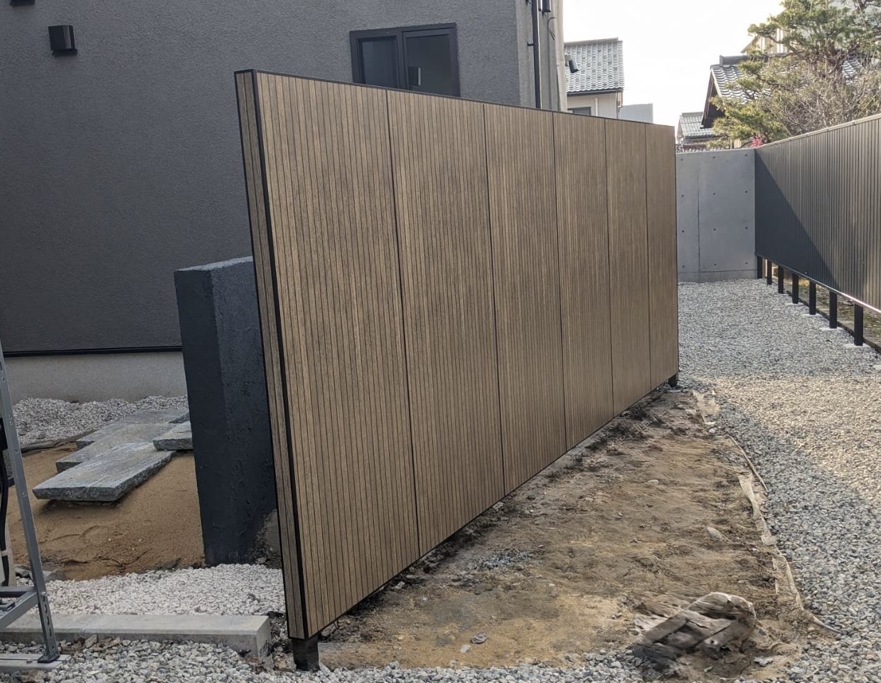 静寂をデザインする、和モダンの庭 ?>